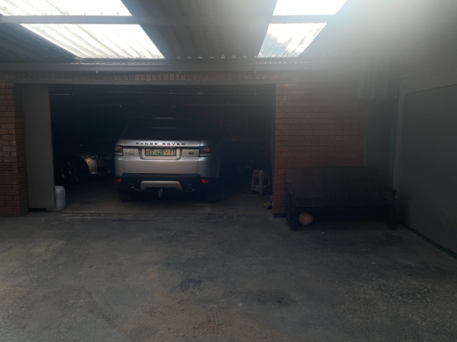 4 Bedroom Property for Sale in Heidedal Free State